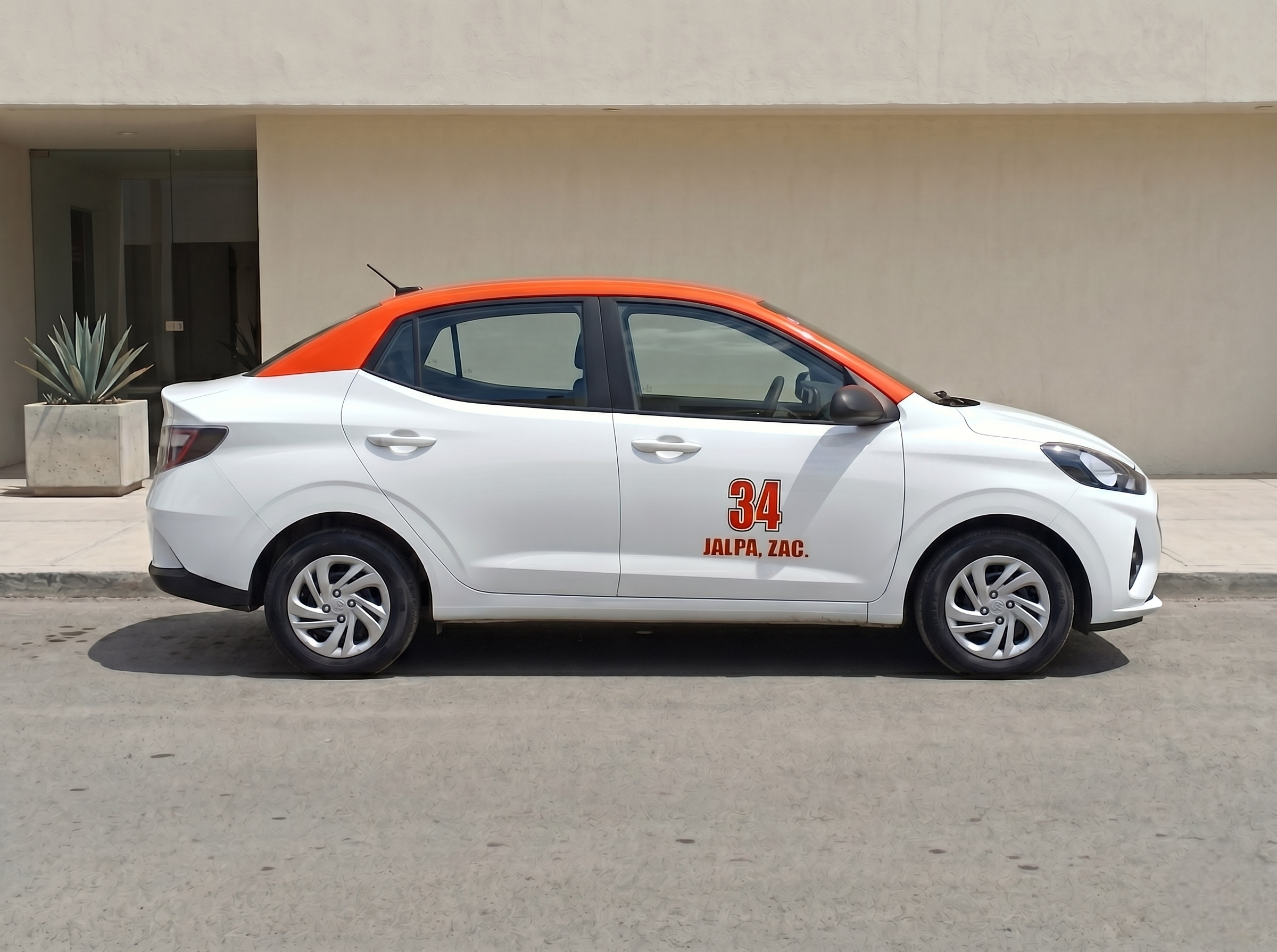Taxi No. 34 - Hyundai Grand i10 foto principal