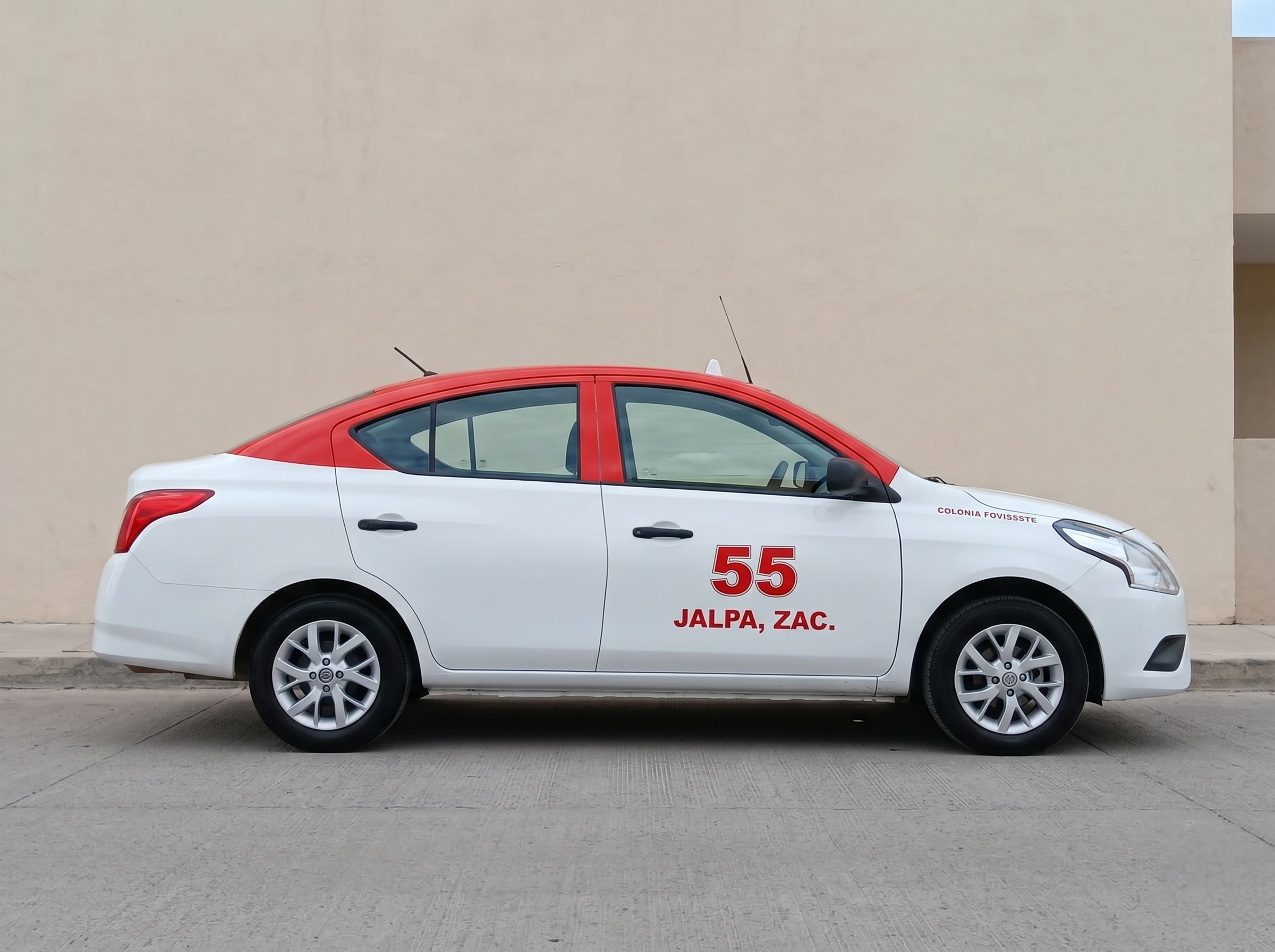 Taxi No. 55 - Nissan V-Drive foto principal